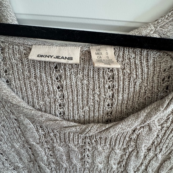 Cozy, soft sweater with hood - Picture 2 of 3